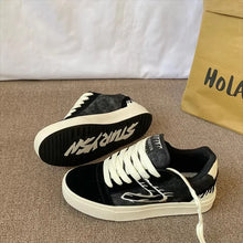 Low-Top Court Sneakers — Breathable PU Colour-Block