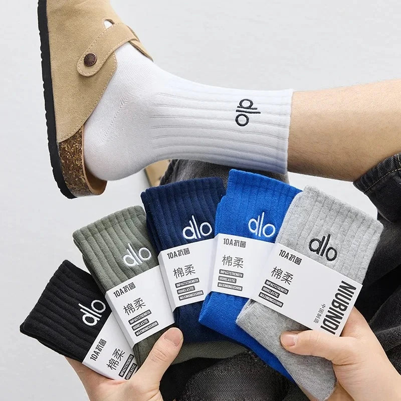 Anti-Odour Cotton Crew Socks — Cushioned Mid-Tube