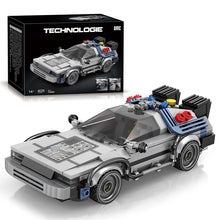1:24 Classic Racer Brick Model Kit — 405 Pieces
